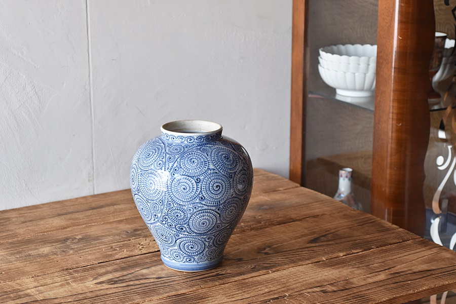 古伊万里 染付 蛸唐草 壺 - 生活骨董と古布のアンティークショップ