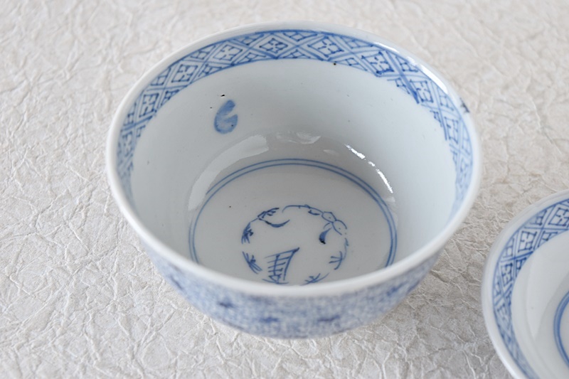 古伊万里 染付 微塵唐草 蓋付茶碗 - 生活骨董と古布のアンティーク