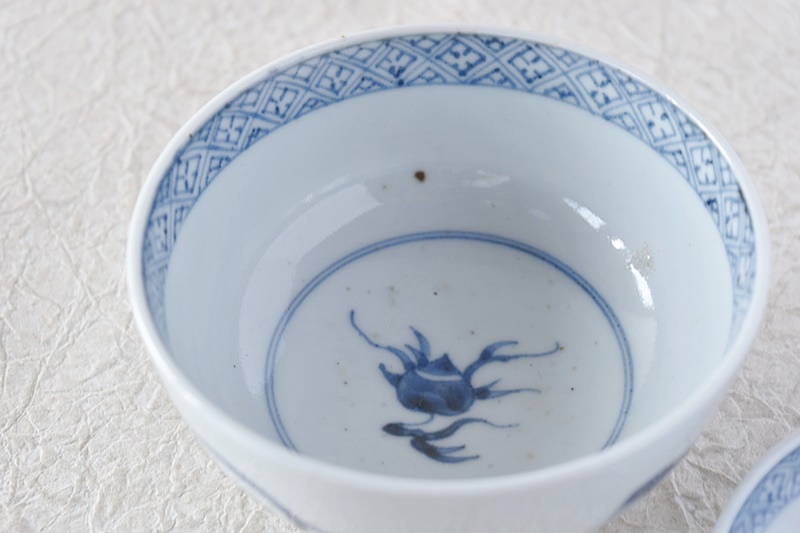 骨董 アンティーク 古伊万里 染付 縦縞葉文様 蓋茶碗 蓋碗 直しあり