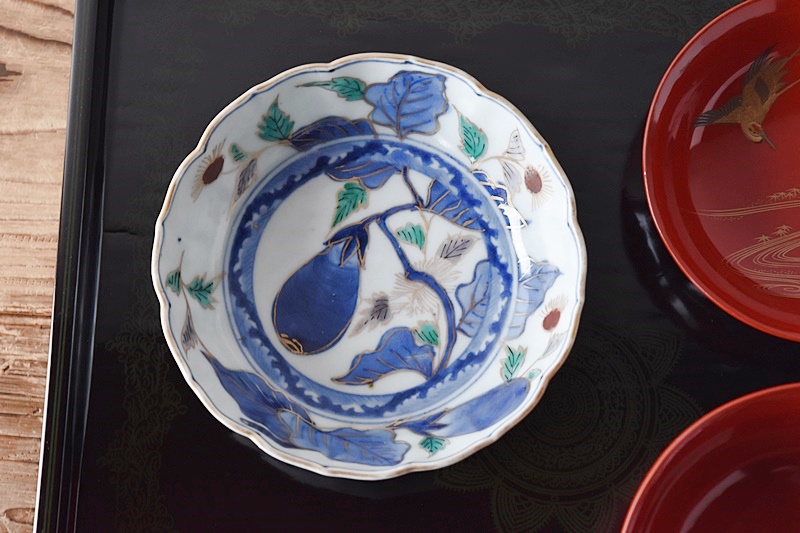 伊万里 染錦 茄子と菊花 成化年製文 輪花型 涼香型 なます皿 - 生活