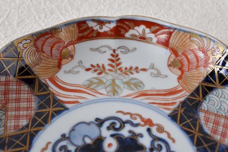 saiさん 古伊万里 桐菊鳳凰文輪花皿 と伊万里皿4枚