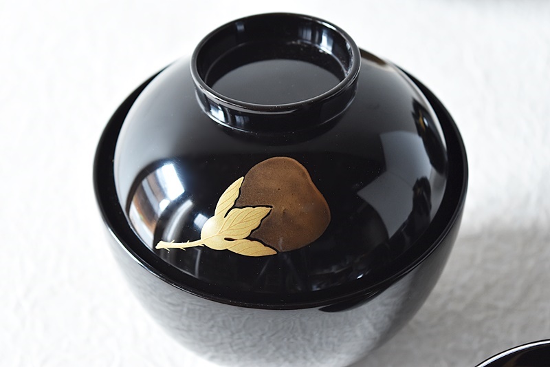 輪島塗 わじま田谷作 茄子研ぎ出し蒔絵 見返し図有 棗型吸物椀 - 生活