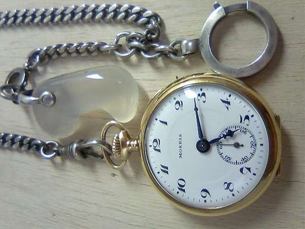 モーリス スイス製 18金無垢 懐中時計 銀の鎖と勾玉付き | アンティー