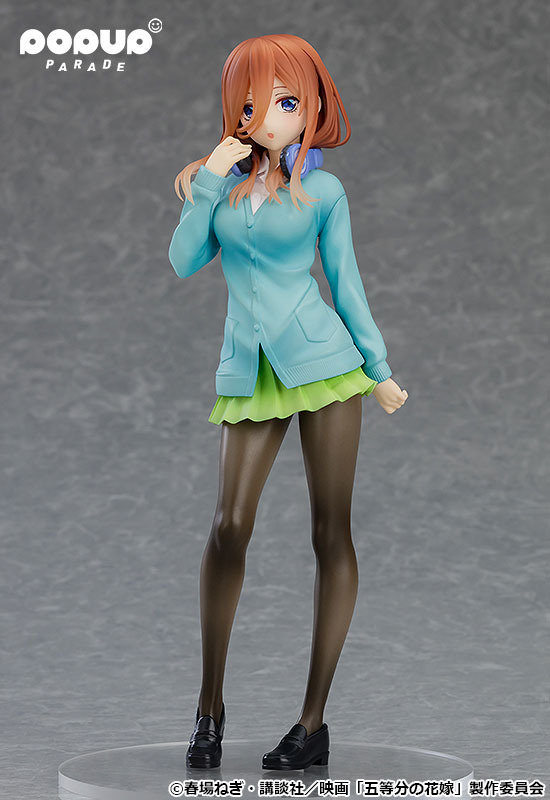 五等分の花嫁」フィギュア、ほぼ等身大タペストリー、ZOZOコラボ