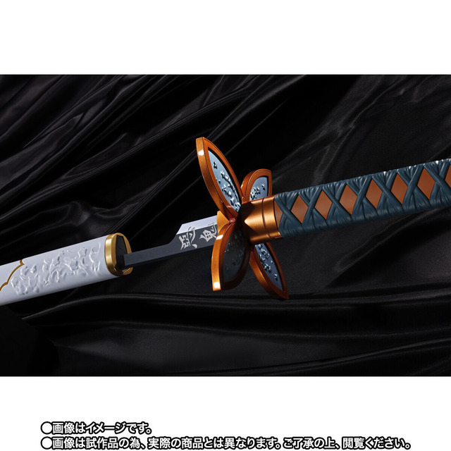 鬼滅の刃」胡蝶しのぶ、日輪刀が約1／1スケールで公式立体化