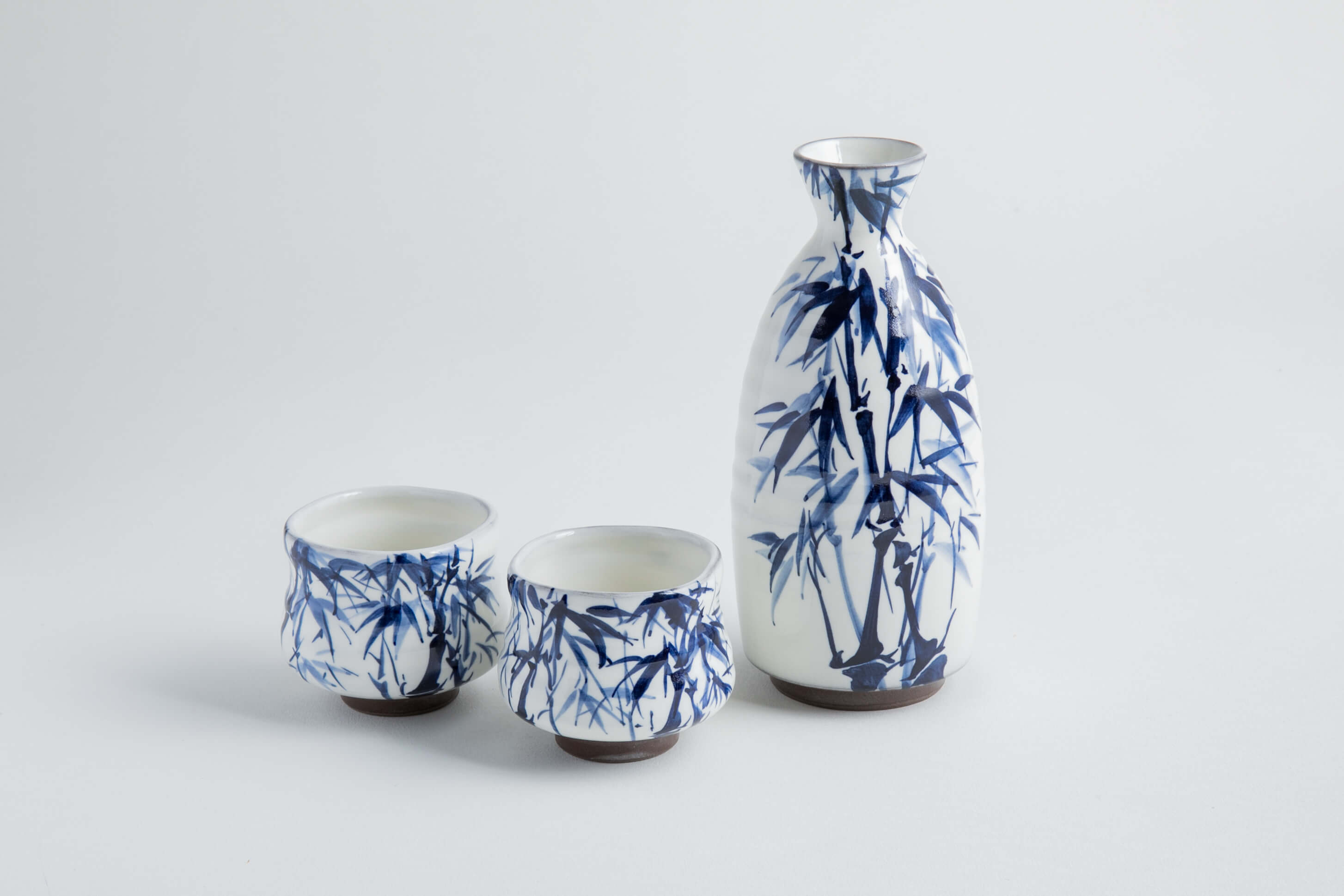 2716 染付香合 竹虎文 徳昇作 2716 染付香合 竹虎文 徳昇作