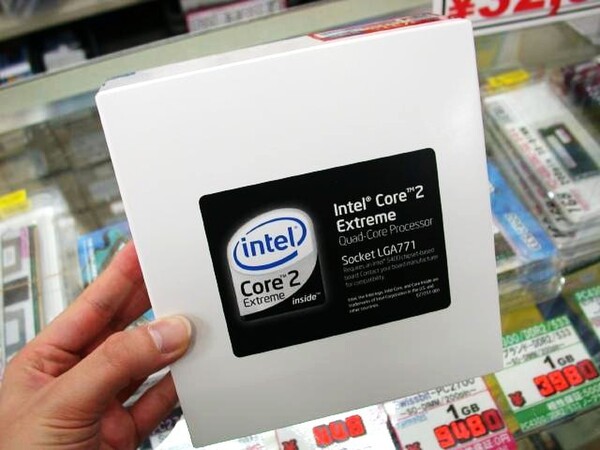 ASCII.jp：QX9775本日デビュー！ あとは「Skulltrail」マザー待ち！