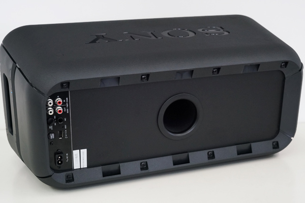 ASCII.jp：屋外用PA機材にもなるスピーカー「SRS-XB60」：Xperia周辺機器