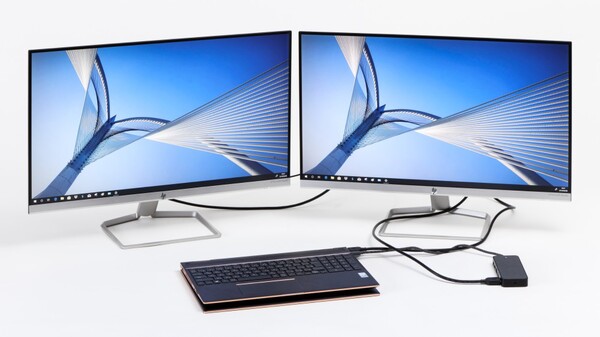 ASCII.jp：24型クラスのサイズ感、ベゼルレスで没入感がすごい「HP