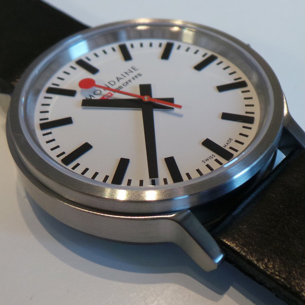 ASCII.jp：スイス国有鉄道の公式腕時計を衝動買い！ (1/2)