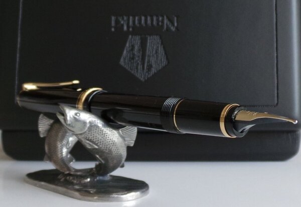 ASCII.jp：本当に書きやすい万年筆「ナミキ・ファルコン」を衝動買い