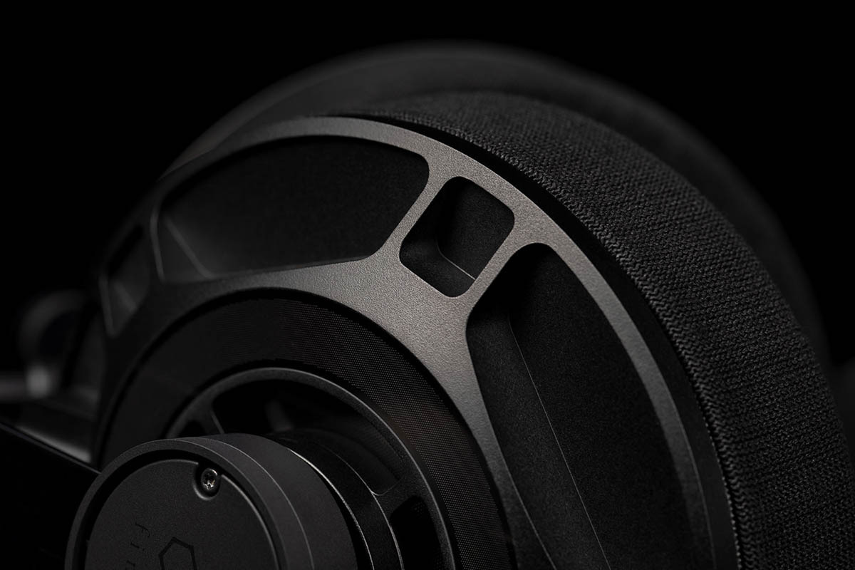 ASCII.jp：final、平面磁界型ヘッドホンの新フラッグシップ「D7000」