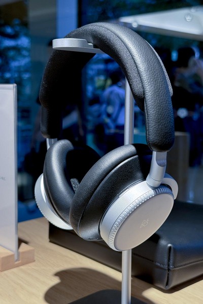 ASCII.jp：B&Oが新フラッグシップ「Beoplay H100」を発売ーー高価だが