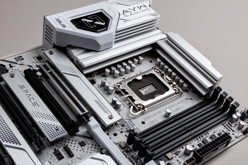 ASCII.jp：カジュアルゲーマー向けマザー“AYW”はなぜ生まれた？Z890