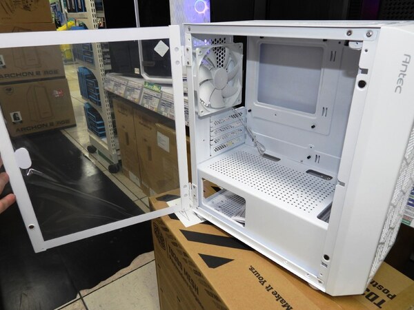 ASCII.jp：白色でリーズナブルなAntecの新Micro ATXケース