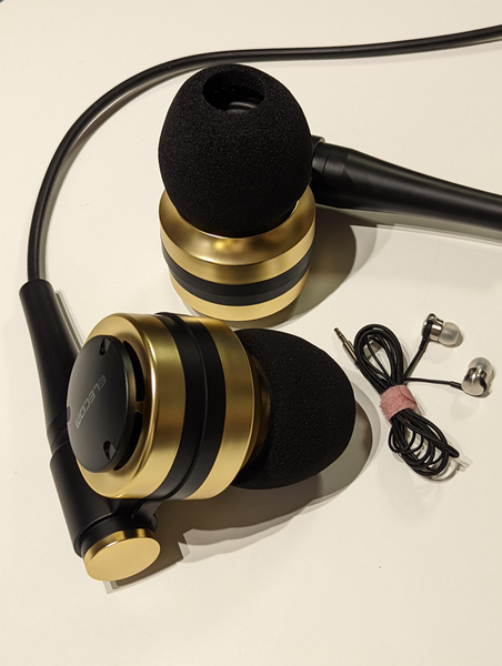 ASCII.jp：身長10mの巨人用!?「イヤホン型スピーカー」を衝動買い (1/3)