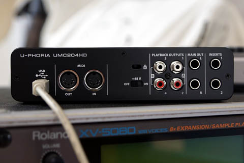 behringer UMC204HD - USB接続オーディオインターフェース