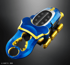 劇中そのままの「ガタックゼクター」と「ハイパーゼクター」受注開始