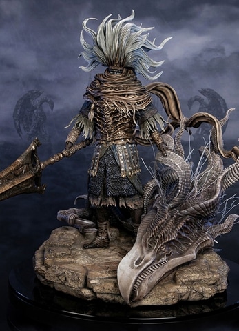 DARK SOULS III」のボスキャラ「無名の王」を全長約98cmの“特大サイズ
