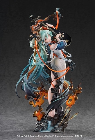 まるで水墨画のような琵琶を持った初音ミクのフィギュア「初音ミク 十