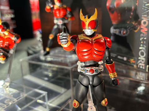 真骨彫製法」より「仮面ライダーガタック ハイパーフォーム」や