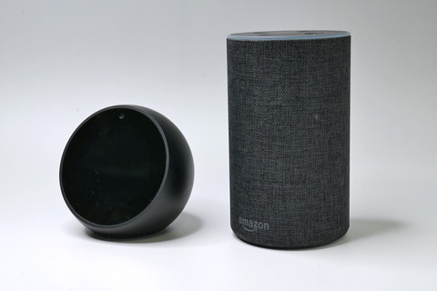 Amazon Echo Spot」で癒しのひととき、”ディスプレイ付き”スマート