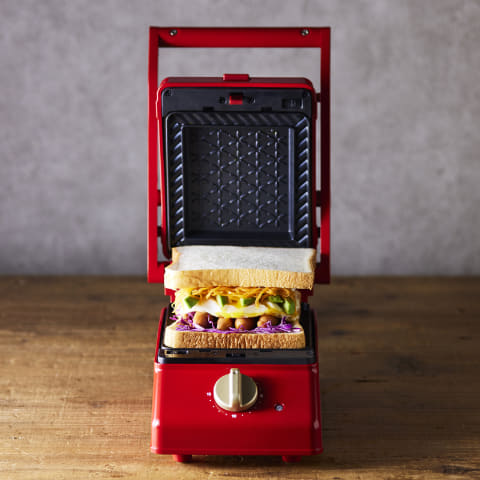 BRUNO、具だくさんホットサンドを手軽に作れる「グリルサンドメーカー