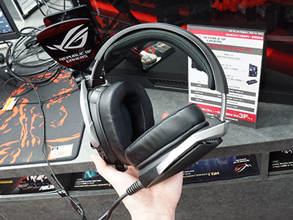 8個のドライバーを搭載、ASUSの7.1chヘッドセット「ROG Theta 7.1」が