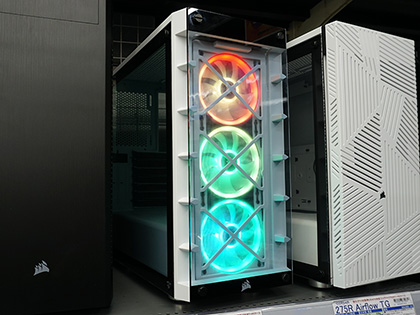 CORSAIRの新型PCケース「iCUE 465X RGB」が発売、ソフト制御の冷却