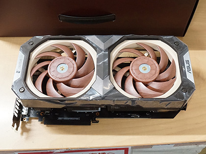 ASUS×Noctua共同開発のGeForce RTX 3070が発売、“実質5スロット”の静音