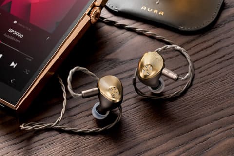 Astell&Kern×Vision Ears限定イヤフォン「AURA」。11ドライバで約70万
