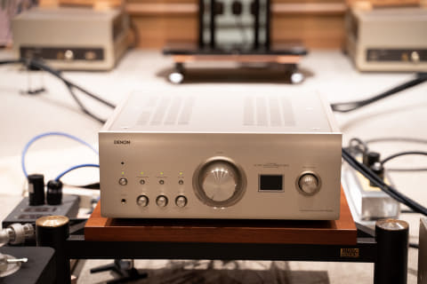 デノン、“中にケーブルがほとんど無い”新世代アンプ「PMA-3000NE」衝撃