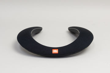 日沼諭史の体当たりばったり!】JBL肩のせスピーカー「SOUNDGEAR」を
