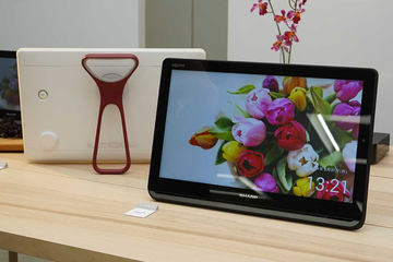AQUOS ポータブル液晶カラーテレビ 2T-C12AF-W SHARP ポータブルテレビ