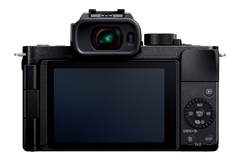 パナソニック、EVFを強化したマイクロフォーサーズ機「LUMIX G100D