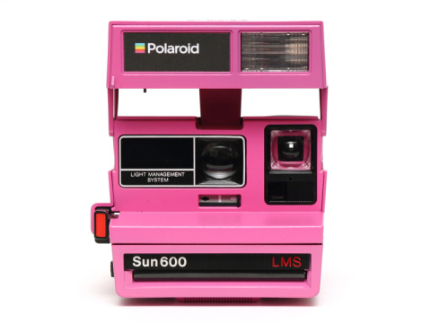 IMPOSSIBLE、カラフルに再生したPolaroid 600を販売 - デジカメ Watch