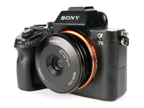 パンケーキスタイルのフルサイズ対応レンズ「7Artisans 35mm F5.6