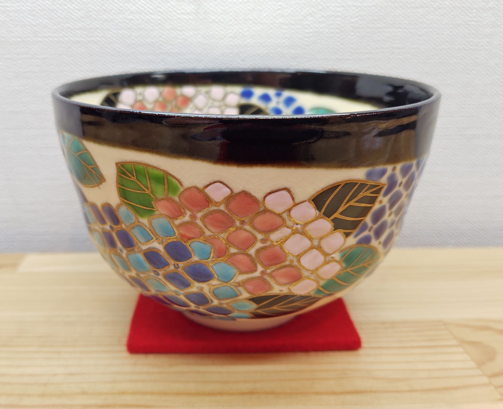 逢絢亭・新品】茶道具 茶碗 京焼 掛分 紫陽花の図 伊坂清香 共箱入り