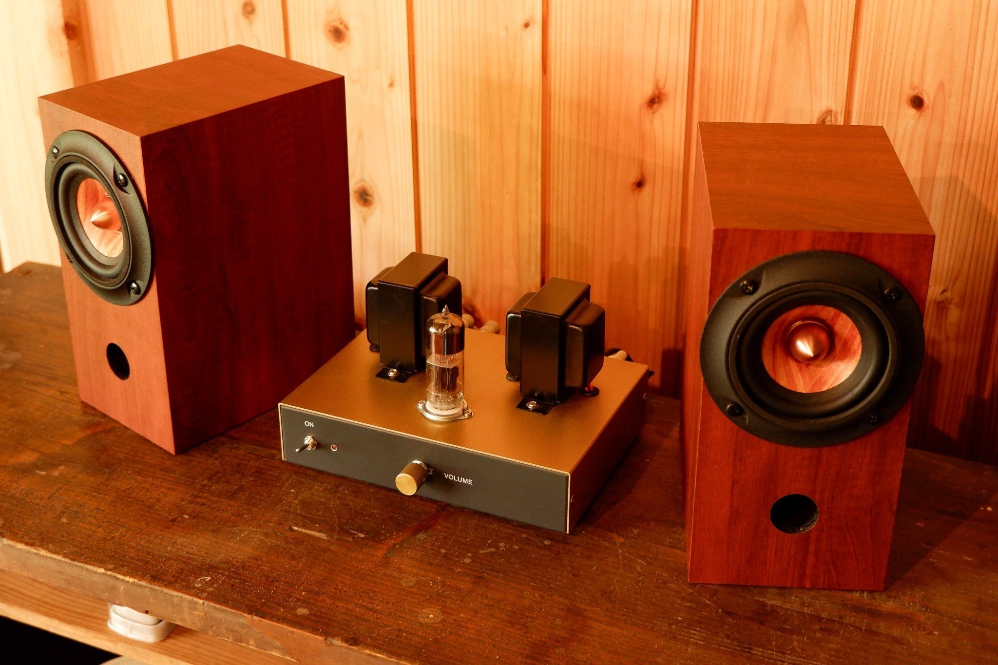 初めて「真空管アンプ」に出会った日｜海老八光(Hakko Ebi)