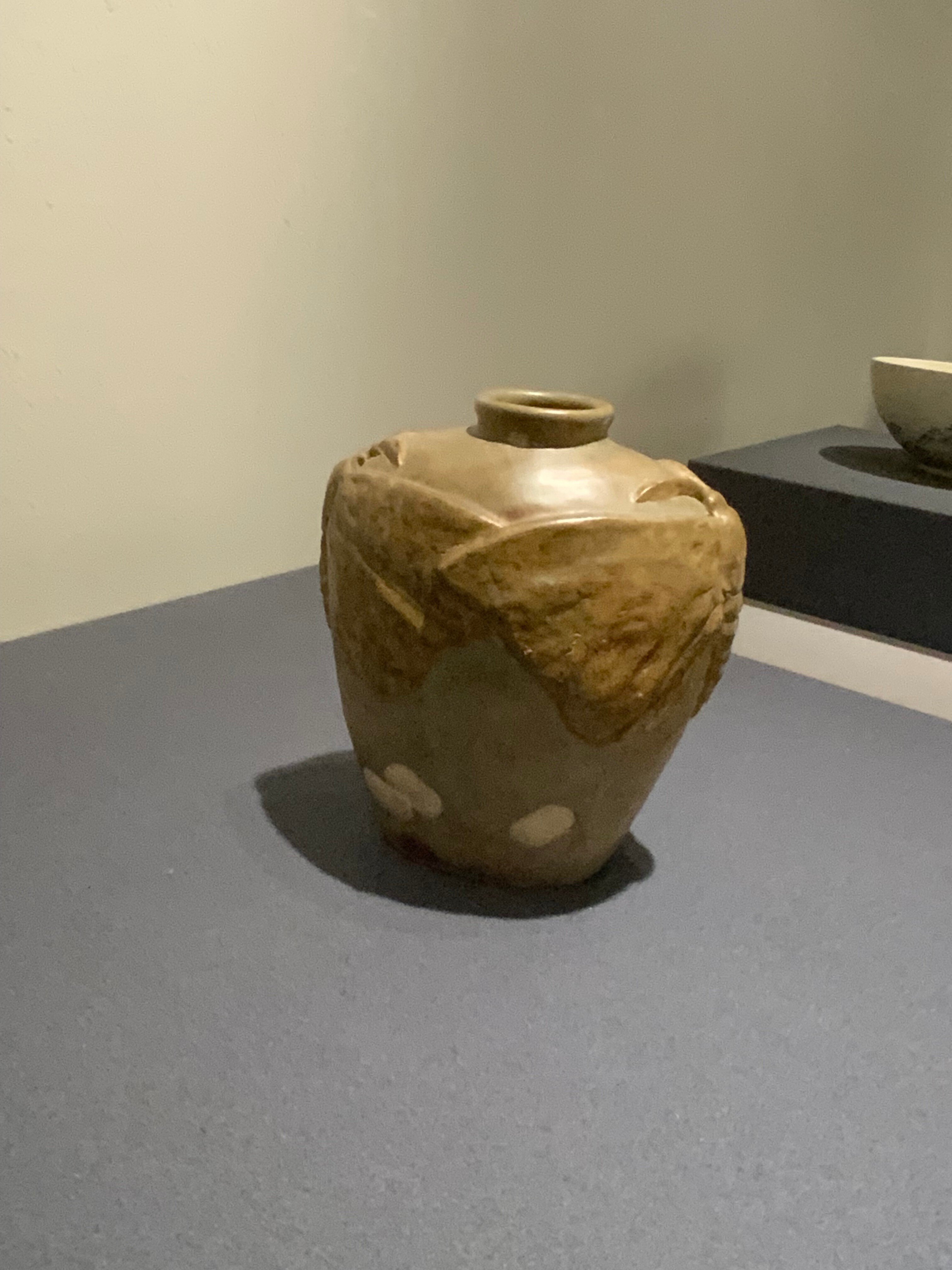 三代宮永東山の体の中を〈近現代・伝統／前衛・陶芸〉が通っていったと