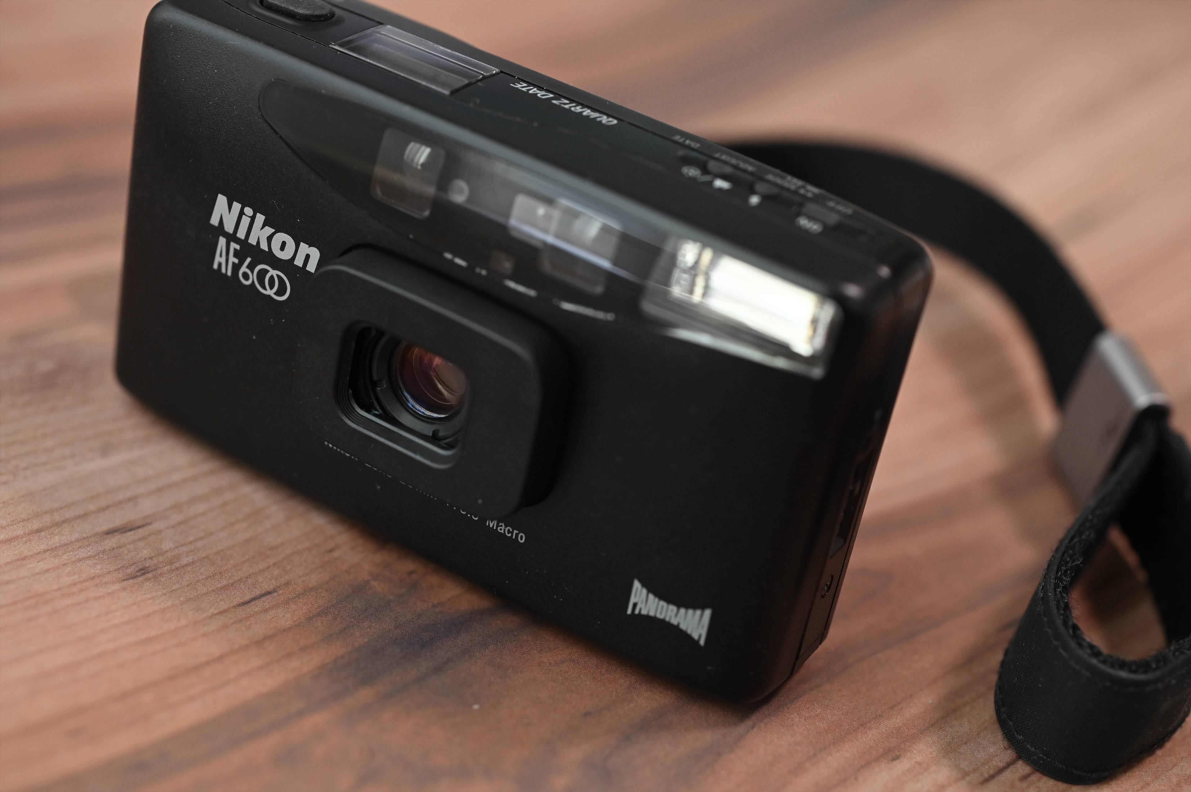 動作確認済み】ニコンAF600 QD コンパクトフィルムカムラ 動作確認済み