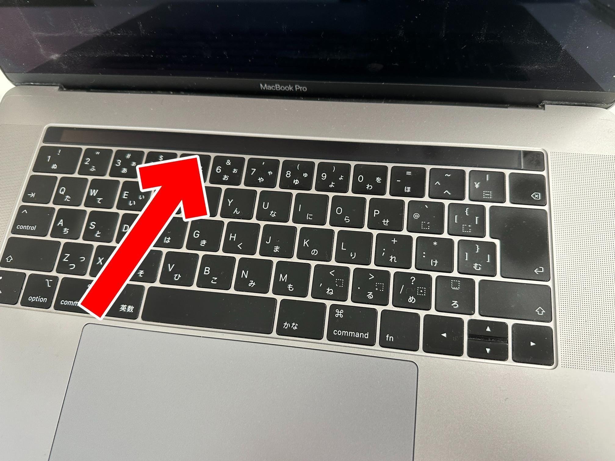 MacBook Pro 15インチ 2019年のバッテリー交換で電池持ちが改善！膨張