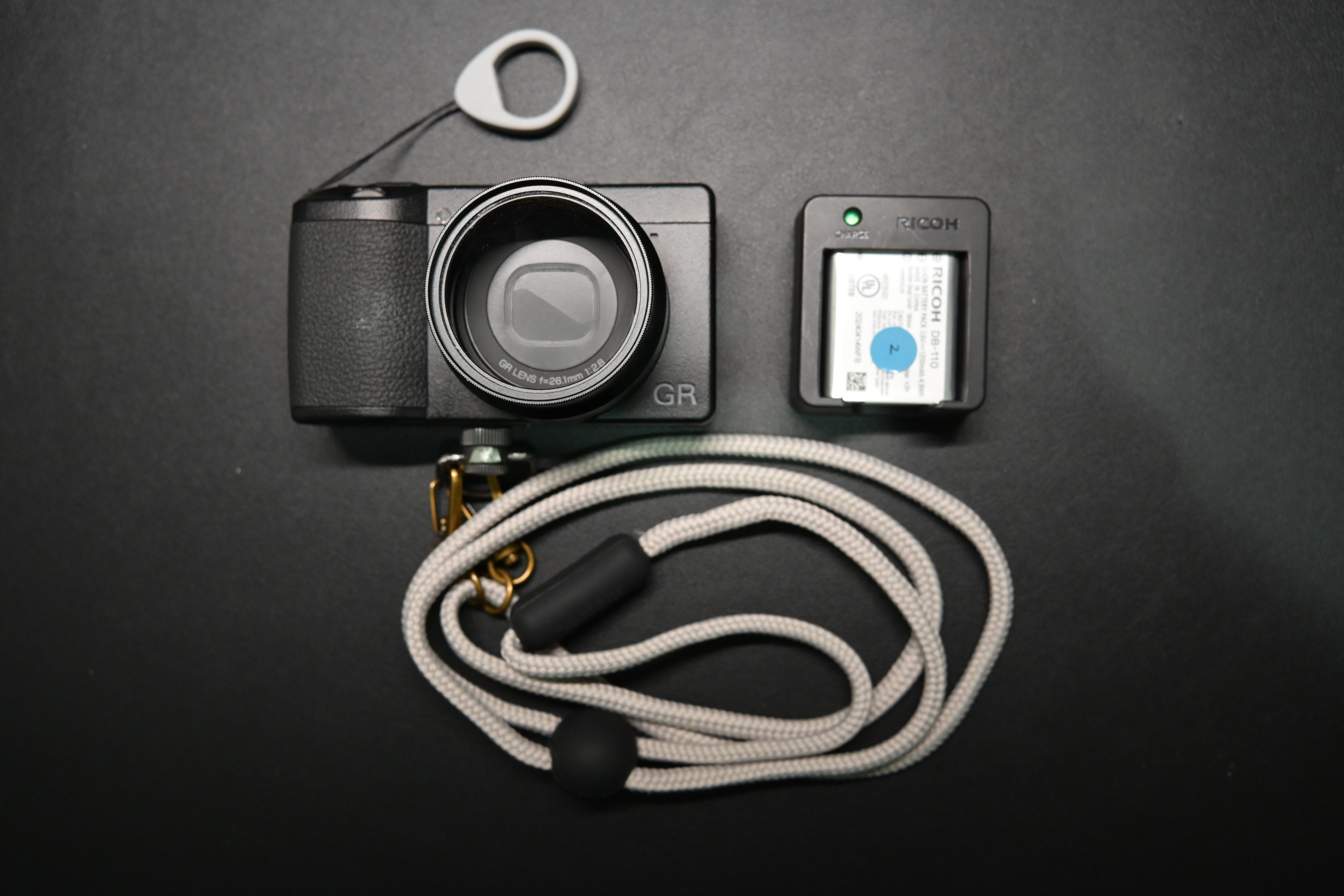 GR3買えたら必ずバッテリーも合わせて入手してほしい(できれば充電器も