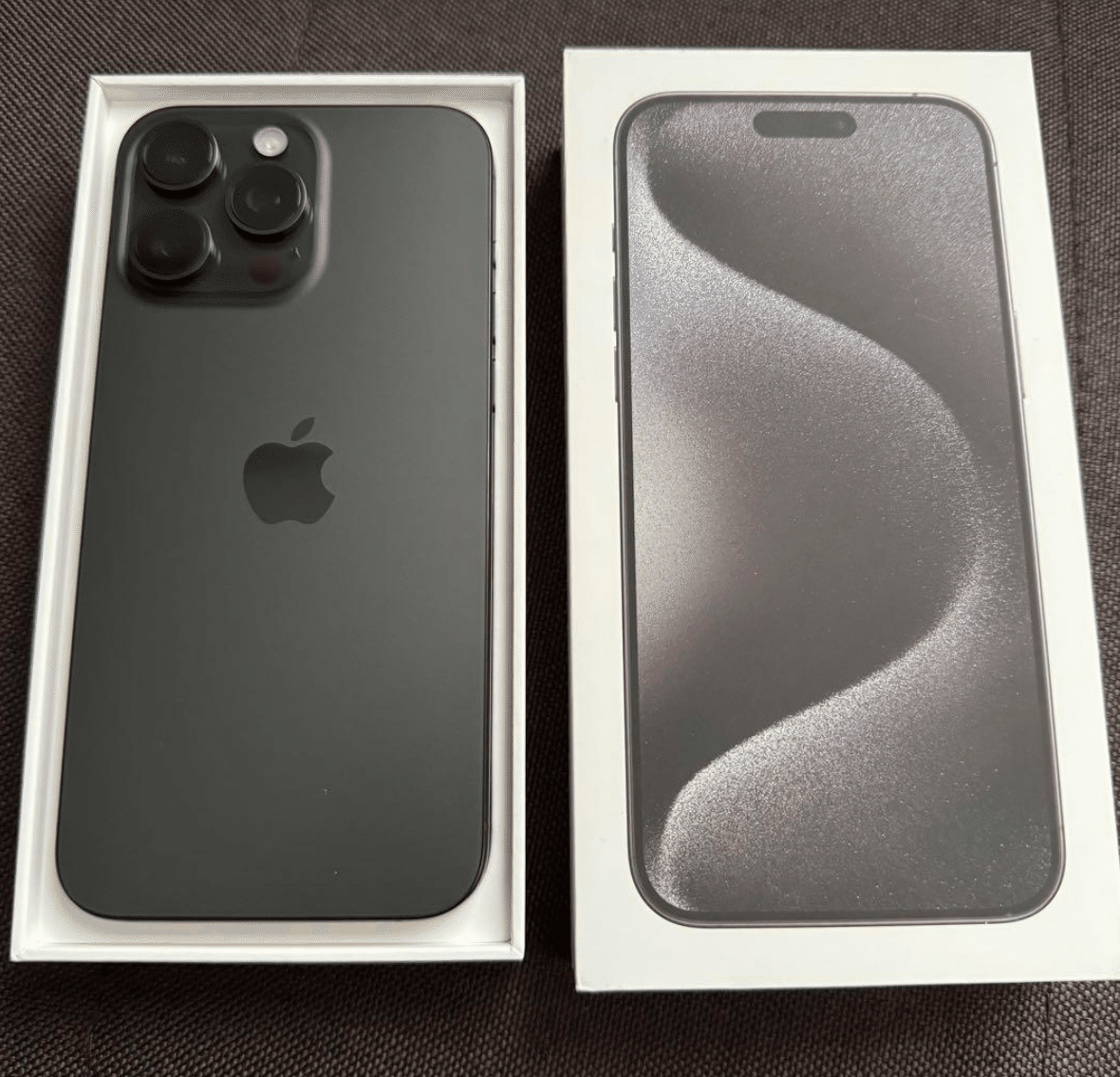 Iphone 15 256GB ブラック 箱、充電コード付き SIMフリー iPhone 15