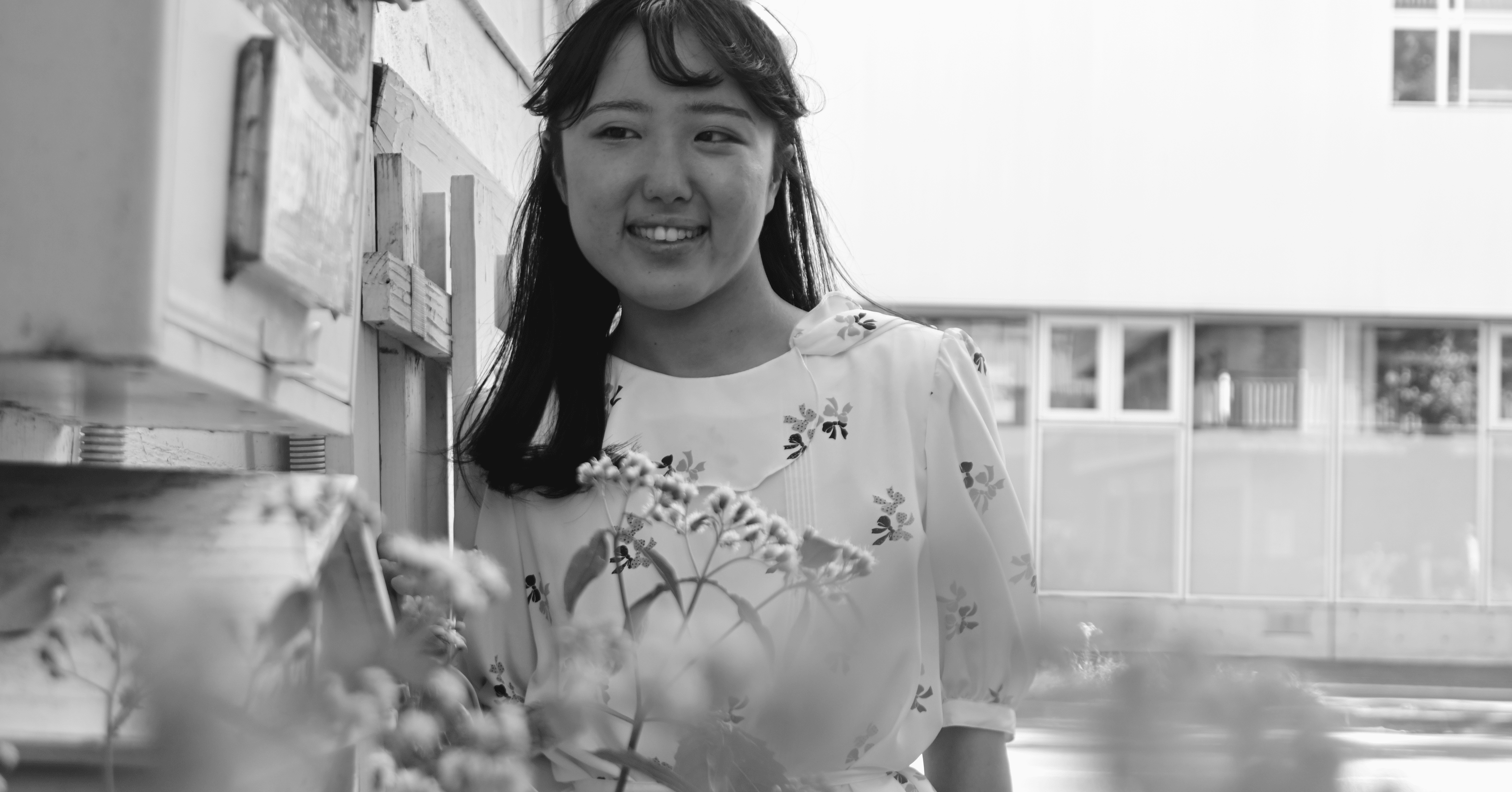 モノクロ女性ポートレート写真 サイン入り 126,095 モノクロ 女性