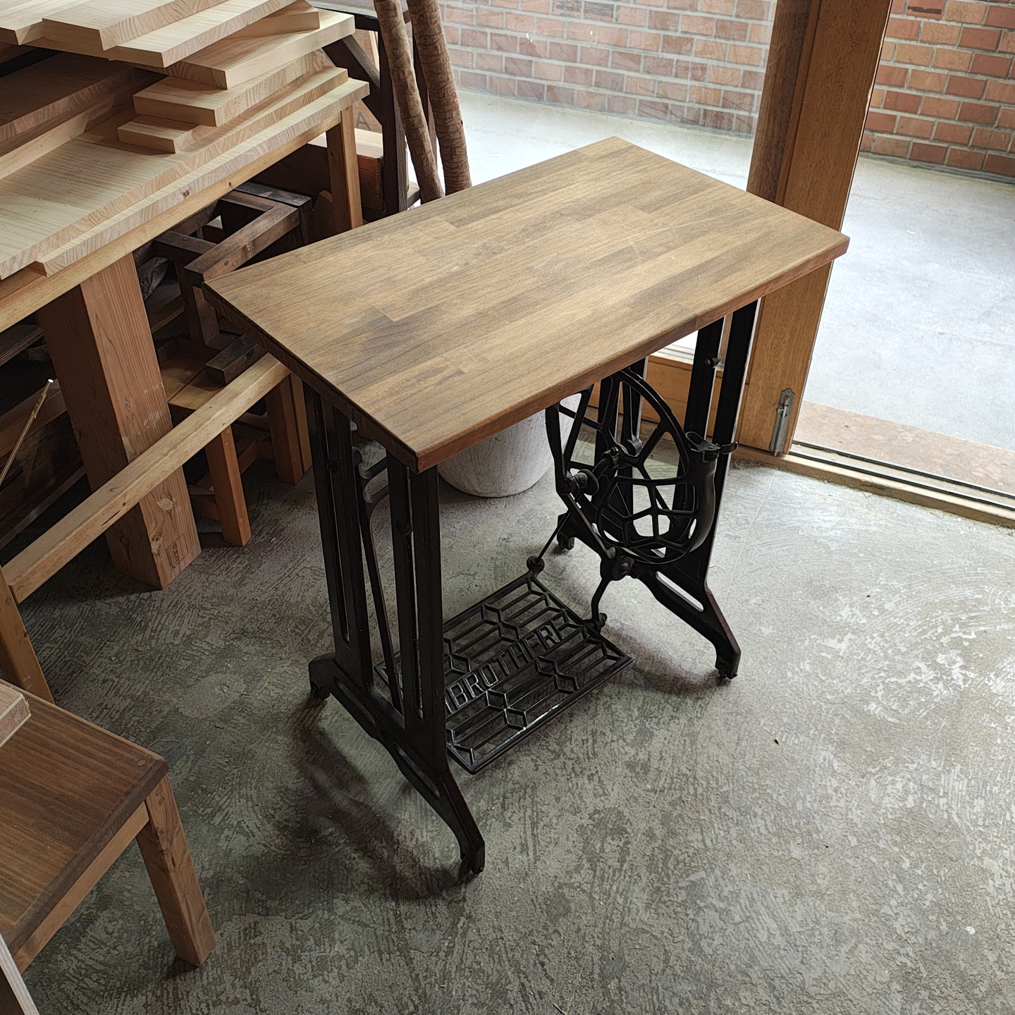 JACK TSUGAMI職業用足踏みミシン鉄脚 大型 テーブルに！ JACK様専用