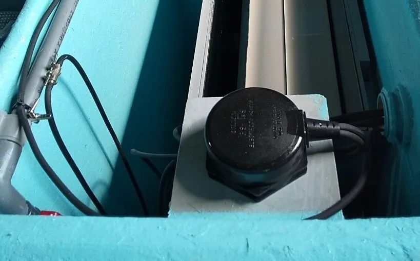 9/23 FRP水槽の製作 (池の浄化濾過槽）（愛知のアクリル水槽屋