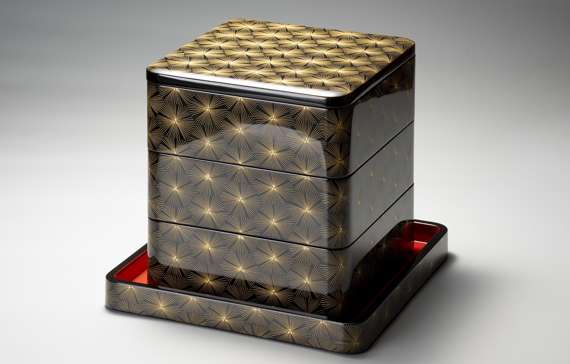 輪島塗松文蒔絵炉縁塗師前畑雅峰① 【都屋】1 蒔絵師 松