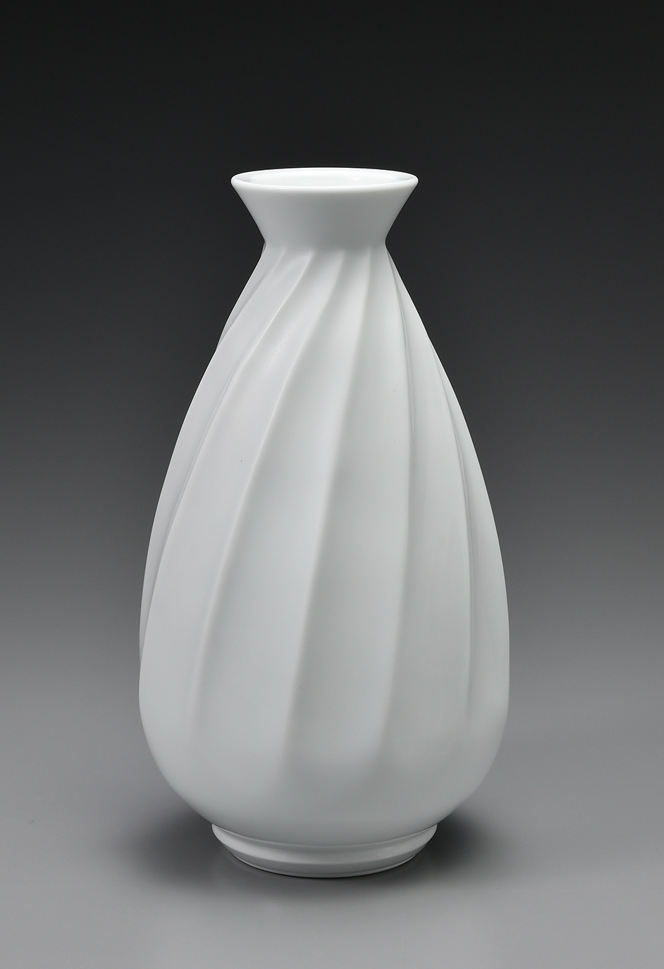 井上萬二『 白磁渦文 花瓶』 | 陶芸作品（作家特選） | 日経アート 白磁