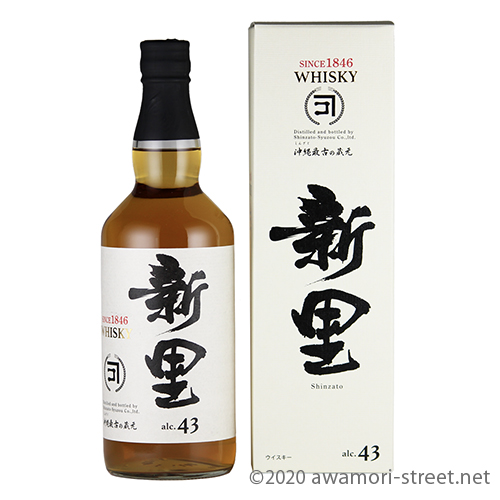 新里 WHISKY 43度,700ml 樫樽貯蔵泡盛13年古酒使用 / 新里酒造 / 泡盛